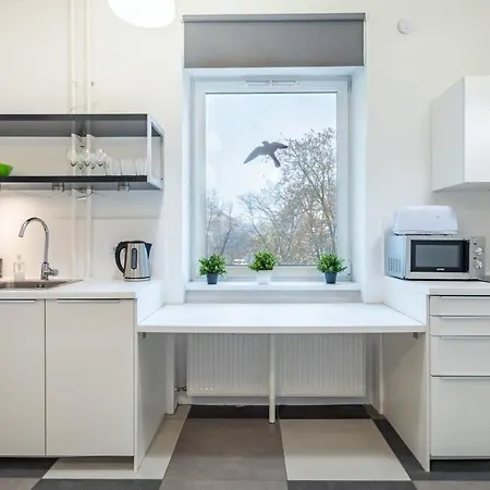 Modern Elegance Spacious And Cozy