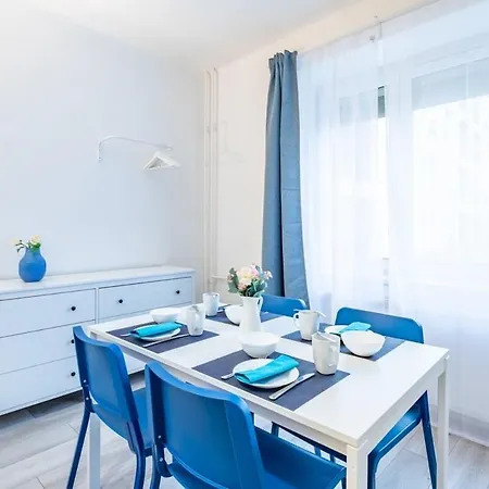 Modern Elegance Spacious And Cozy